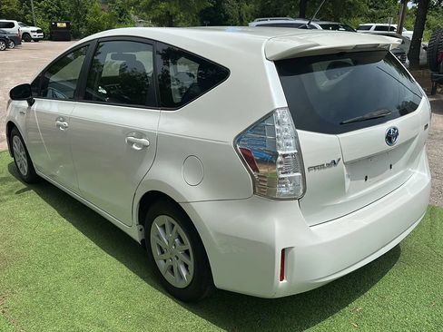 Used 2012 Toyota Prius V Two FWD image 5