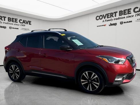 Used 2019 Nissan Kicks SR w/ Exterior Package image 1