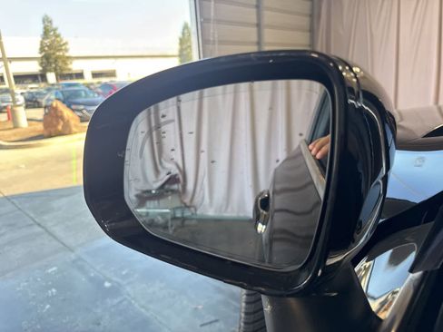 Used 2017 Volvo XC90 T6 Momentum w/ Vision Package image 19