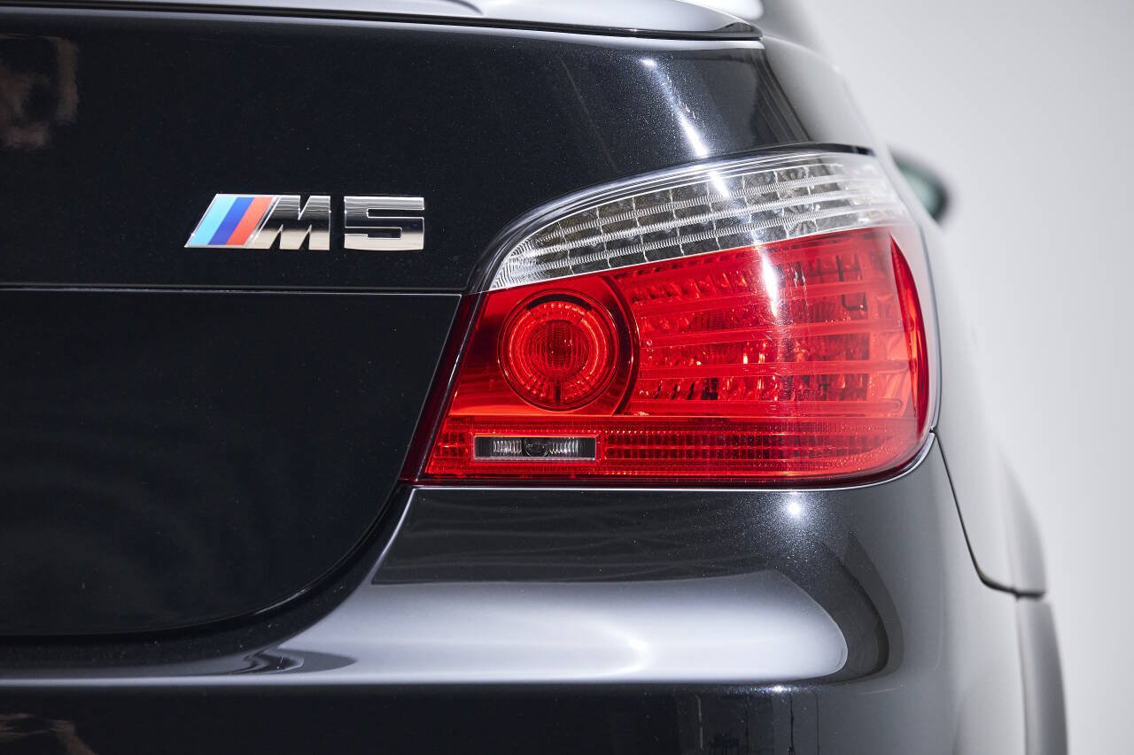 Used 2008 BMW M5 RWD image 22