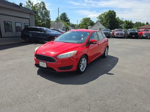 Used 2015 Ford Focus SE FWD image 3