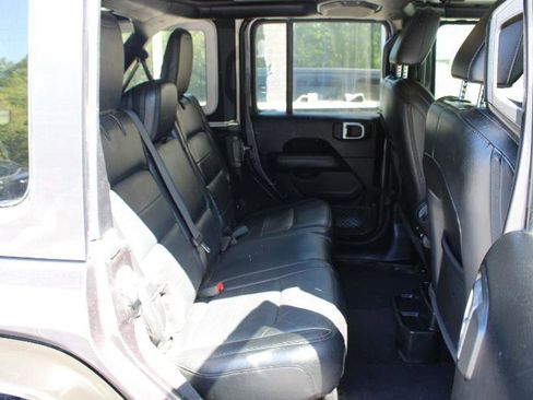 Used 2020 Jeep Wrangler Unlimited Sahara AWD/4WD image 11