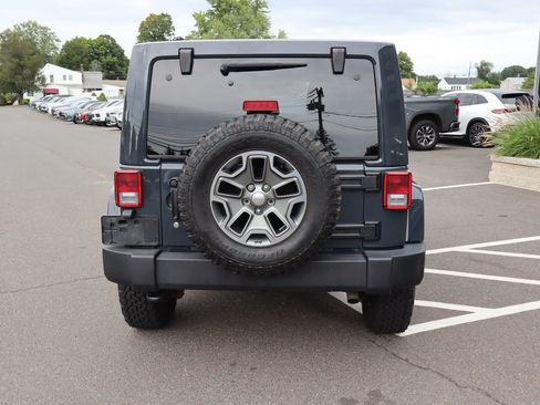 Used 2017 Jeep Wrangler Unlimited Rubicon w/ Connectivity Group AWD/4WD image 7