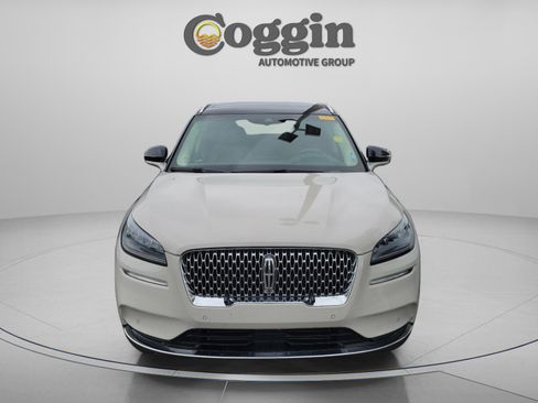 Used 2022 Lincoln Corsair Reserve w/ Equipment Group 201A FWD image 10