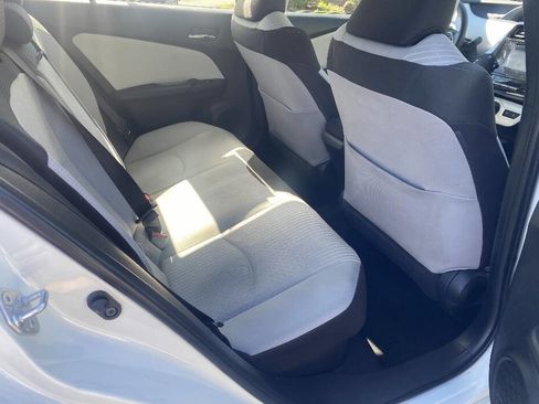 Used 2016 Toyota Prius Two image 10