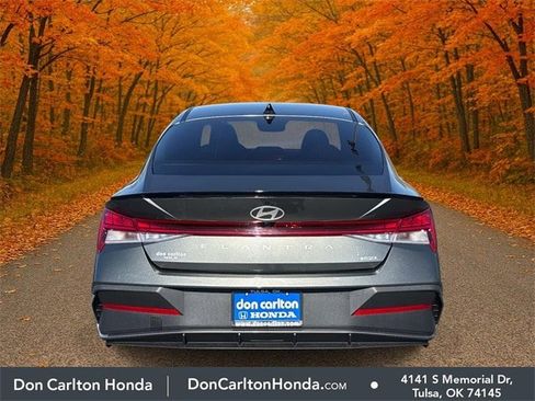 Used 2025 Hyundai Elantra SEL image 5