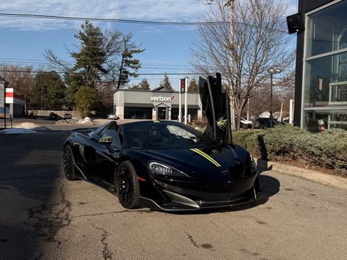 Used 2020 McLaren 600LT Spider image 20