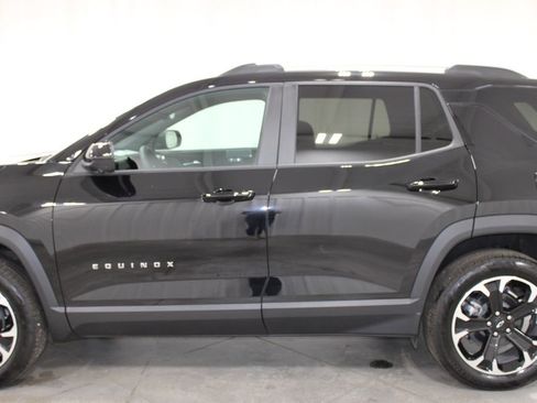 New 2025 Chevrolet Equinox LT w/ Convenience Package II image 6