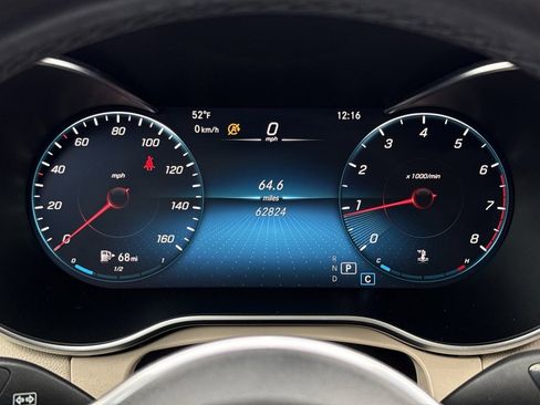 Used 2022 Mercedes-Benz GLC 300 w/ Premium Package Lite image 11