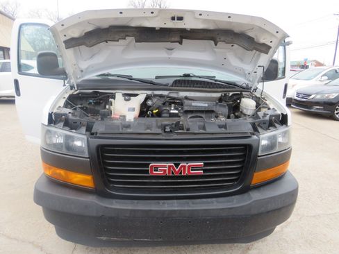 Used 2018 GMC Savana 2500 w/ Driver Convenience Package image 27