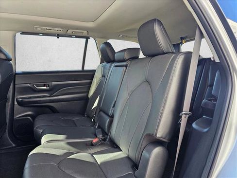 Used 2024 Toyota Grand Highlander Limited image 16