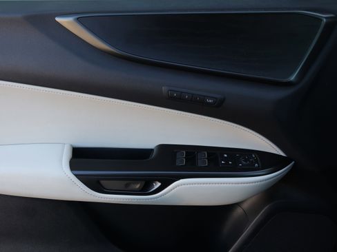 Used 2025 Lexus NX 450h+ AWD w/ Luxury Package image 12