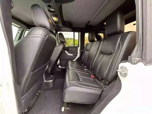 Used 2015 Jeep Wrangler Unlimited Sahara w/ Connectivity Group image 26