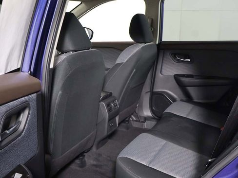 Used 2023 Nissan Rogue SV image 24