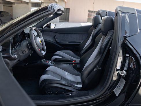 Used 2012 Ferrari 458 Spider RWD image 42