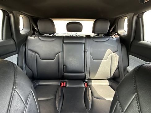 Used 2024 Jeep Compass Latitude AWD/4WD image 14
