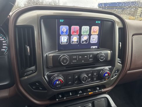 Used 2015 Chevrolet Silverado 1500 High Country w/ High Country Premium Package image 19