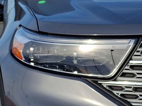 Used 2021 Ford Explorer Limited w/ Equipment Group 301A image 9