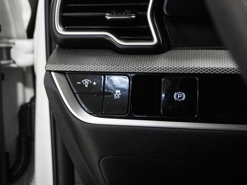 Used 2023 Kia Sportage LX image 20