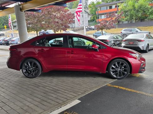 Used 2024 Toyota Corolla XSE FWD image 4