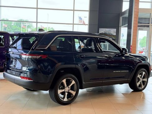 New 2026 Jeep Grand Cherokee Limited w/ Luxury Tech Group II AWD/4WD image 5