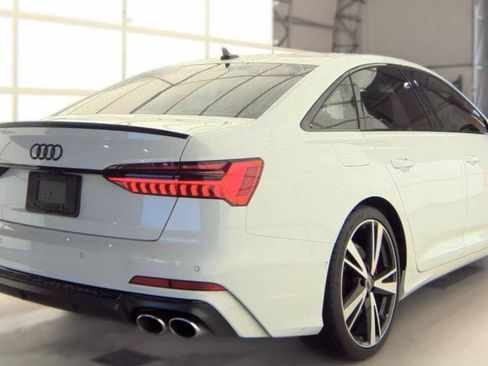 Used 2022 Audi S6 Prestige AWD/4WD image 2