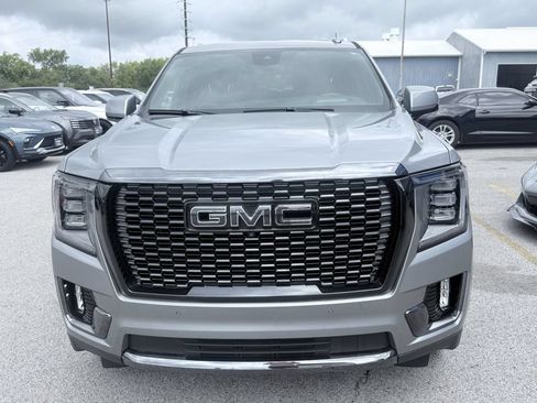 Used 2023 GMC Yukon Denali Ultimate AWD/4WD image 2