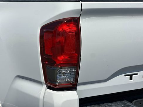 Used 2017 Toyota Tacoma TRD Sport w/ Tow Package image 24