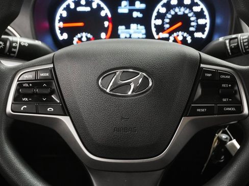 Used 2022 Hyundai Accent SE image 21