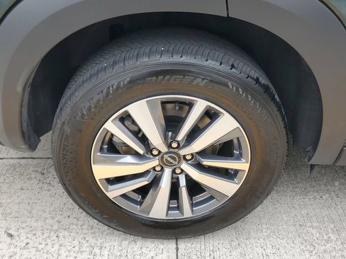 Certified 2025 Nissan Pathfinder SL FWD image 7