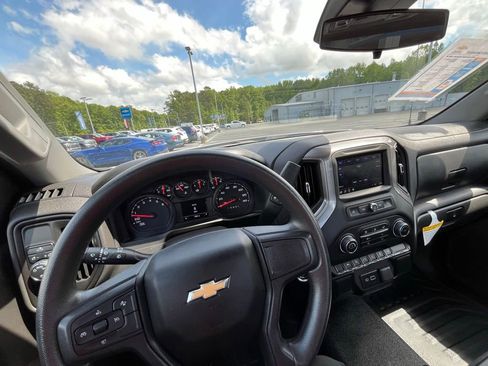 Used 2025 Chevrolet Silverado 1500 W/T RWD image 17