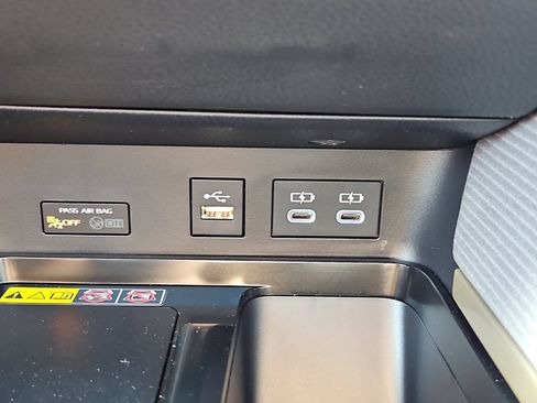 New 2026 Toyota Camry Hybrid AWD/4WD image 13