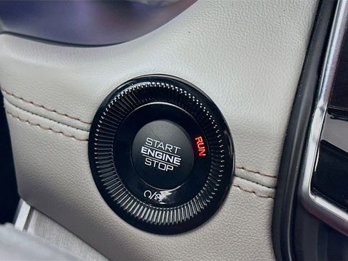 Certified 2025 Jeep Compass Limited AWD/4WD image 22