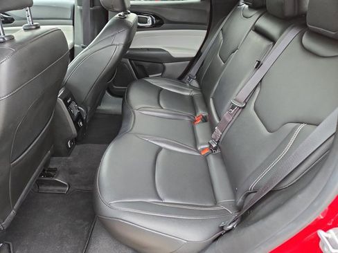 Used 2025 Jeep Compass Limited image 16