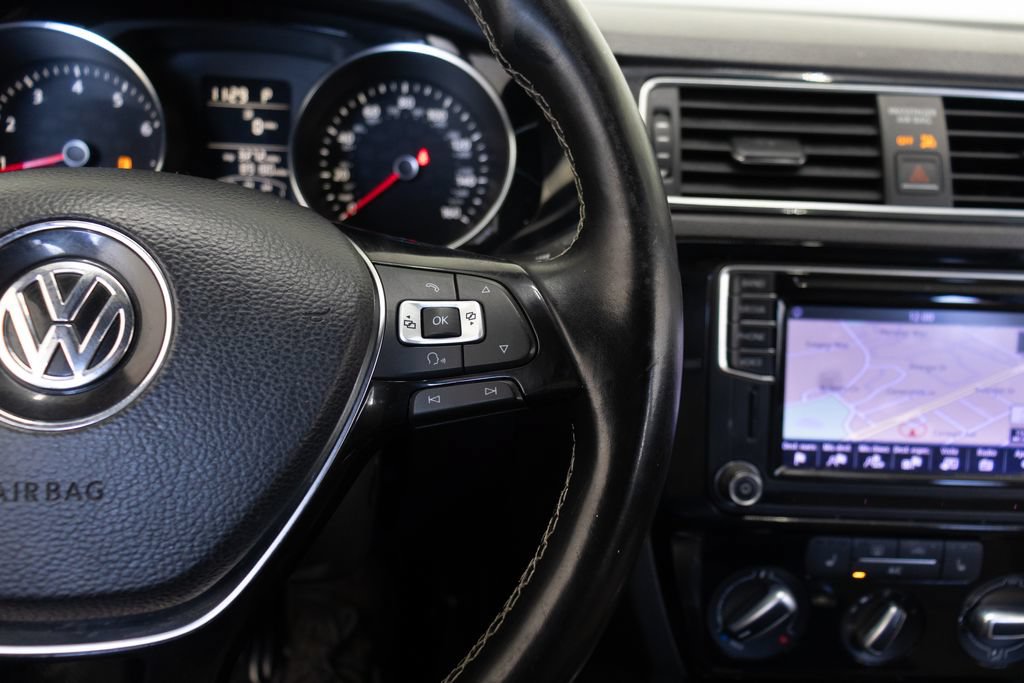 Used 2016 Volkswagen Jetta Sport FWD image 26