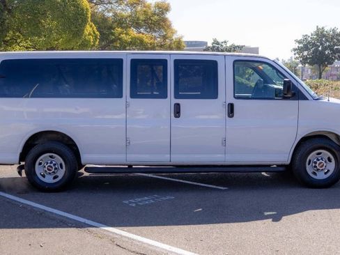 Used 2015 GMC Savana 3500 LS w/ Chrome Appearance Package image 11