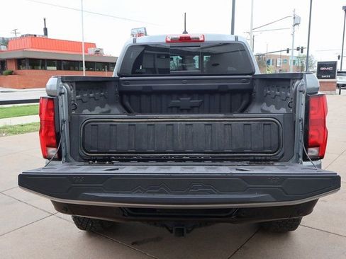 Certified 2025 Chevrolet Colorado ZR2 w/ Technology Package AWD/4WD image 18