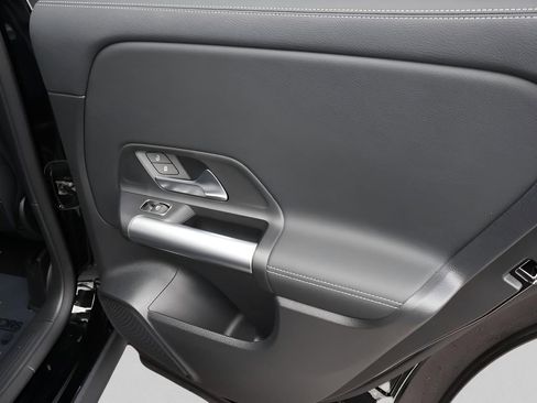 Used 2025 Mercedes-Benz GLA 250 4MATIC image 21