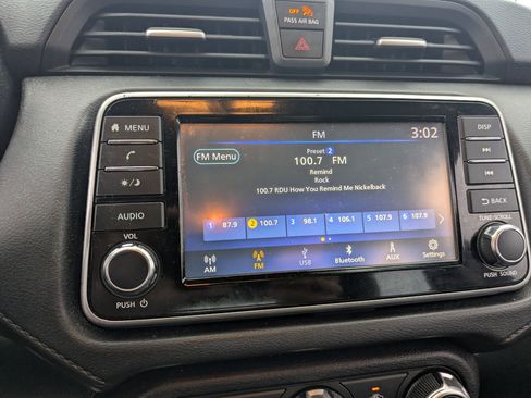 Used 2020 Nissan Versa S image 21