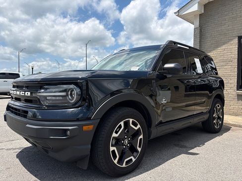 Used 2022 Ford Bronco Sport Outer Banks w/ Tech Package AWD/4WD image 2