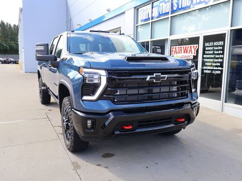 New 2026 Chevrolet Silverado 3500 LT w/ Trail Boss Package AWD/4WD image 2