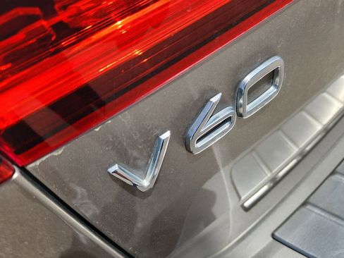 Used 2020 Volvo V60 T5 Cross Country w/ Protection Package Premier AWD/4WD image 14