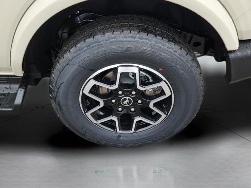 New 2026 Ford Bronco Outer Banks image 5