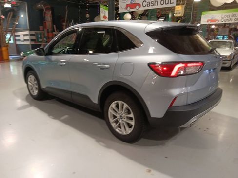 Used 2022 Ford Escape SE AWD/4WD image 12
