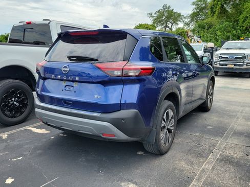 Used 2023 Nissan Rogue SV FWD image 5
