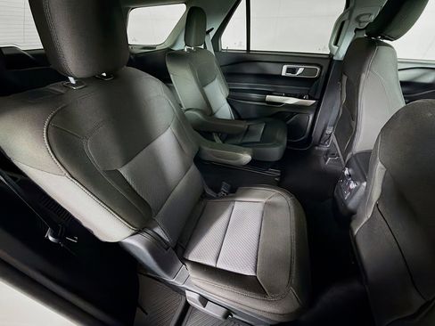 Used 2022 Ford Explorer XLT image 28