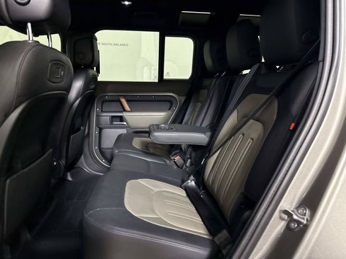 Used 2022 Land Rover Defender 110 X-Dynamic HSE AWD/4WD image 13
