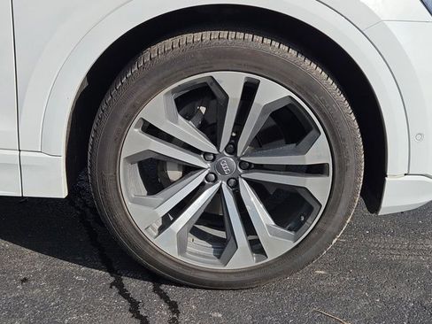 Used 2020 Audi Q8 Premium Plus w/ Premium Plus Package image 21