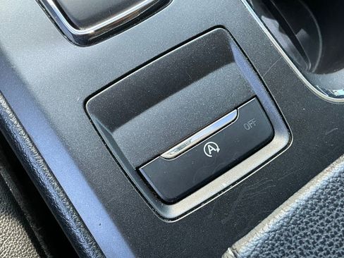Used 2017 Ford Fusion SE w/ Equipment Group 201A FWD image 31