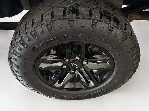 Used 2021 Chevrolet Silverado 1500 LT Trail Boss AWD/4WD image 31